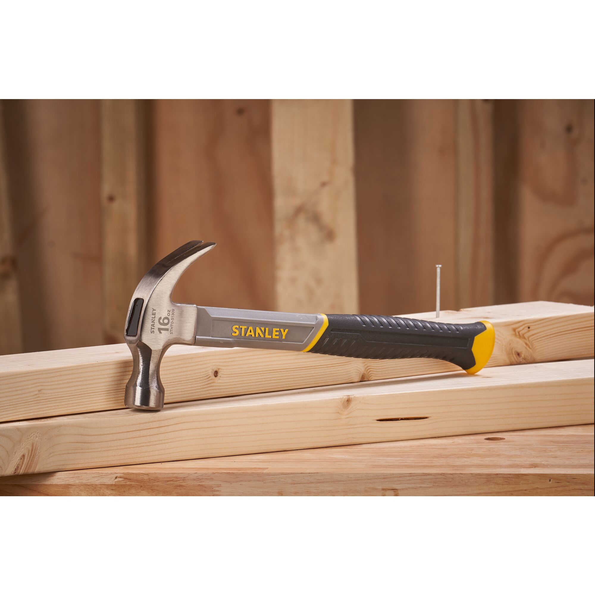 STANLEY® Curve-Claw Fiberglass Hammer (16Oz/450g) | STANLEY